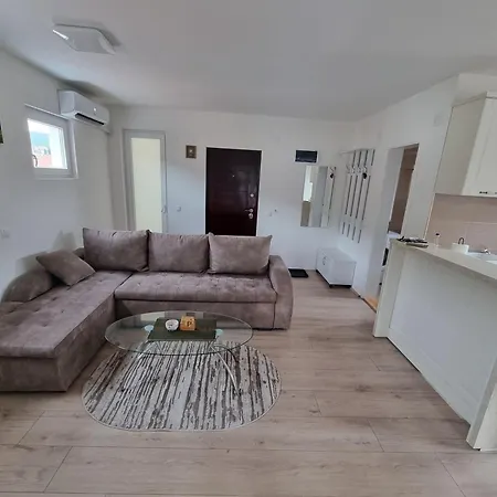 Apartment Nada-s *